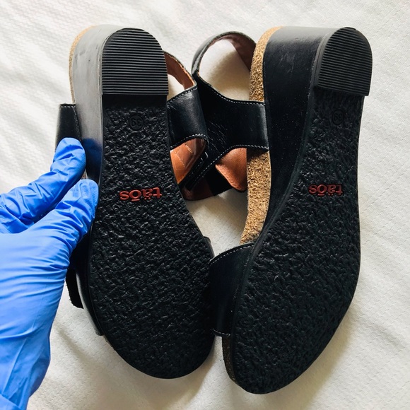 Taos Women's Black Wedge Sandals - Picture 8 of 11
